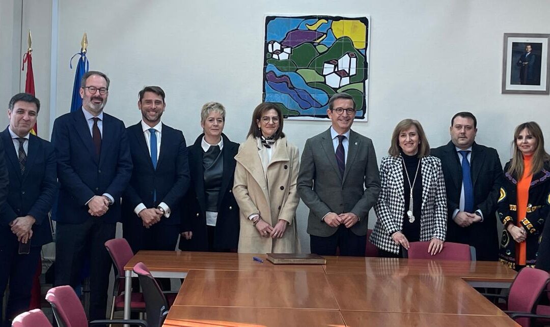 VISITA INSTITUCIONAL DEL CONSEJERO DE INDUSTRIA, ENERGÍA Y MINAS DE LA JUNTA DE ANDALUCÍA